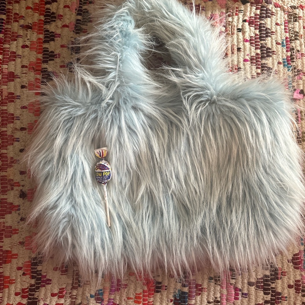 #y2k #fuzzybag #snooki